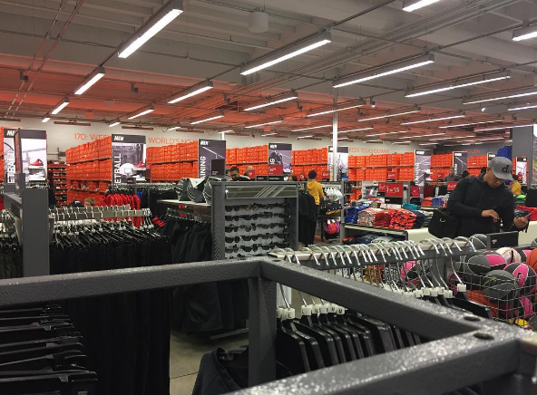nike factory outlet black friday
