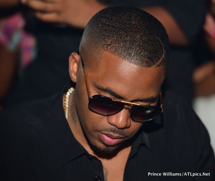 nas sneaker