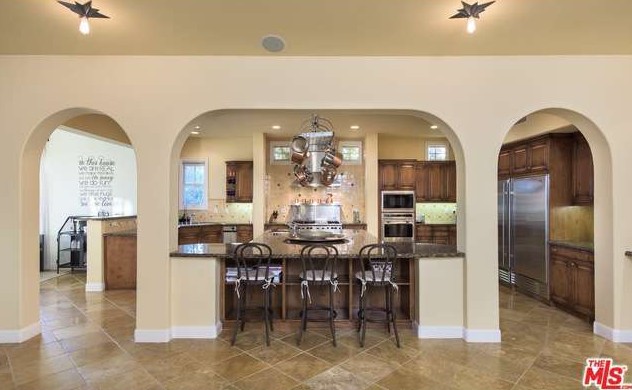 Chefs-Kitchen-e1448398238936