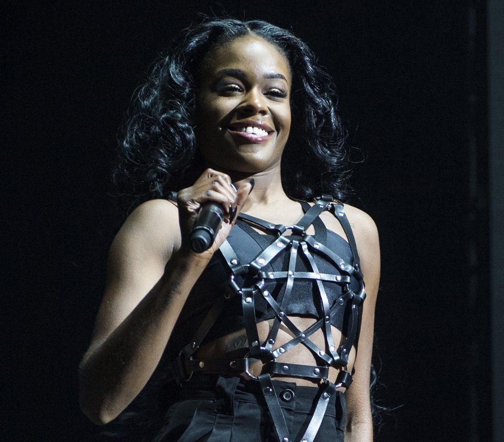 Azealia Banks Claims Kanye West Is In The Closet Then Shaves Her Head