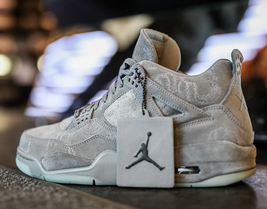 Check Out The New Air Jordan x KAWS Sneaker Collaboration [PHOTOS ...