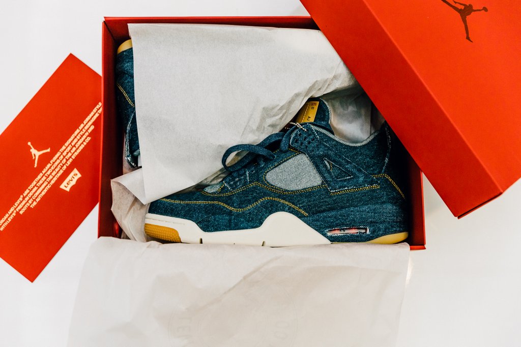 Jordan x Levi's 4