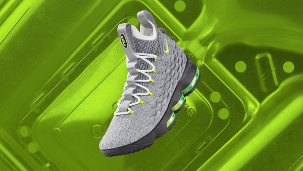 lebron 15 diamond turf footlocker