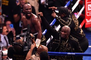 Floyd Mayweather Jr. v Conor McGregor