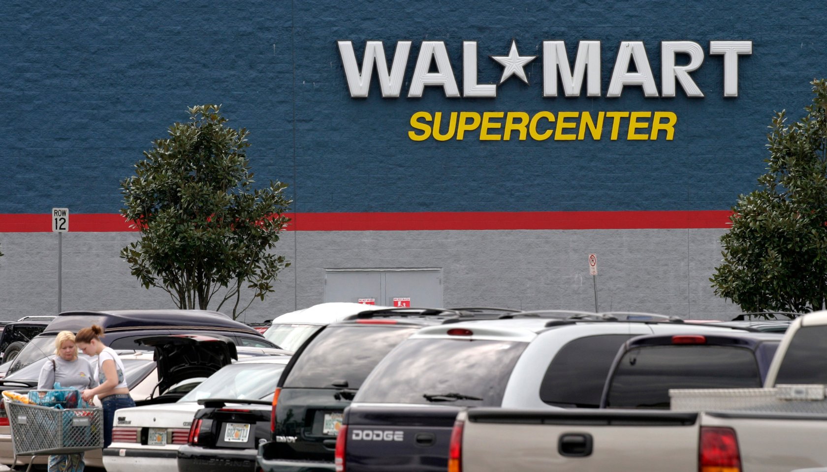 Economy USA: chain-store of WAL MART near Orlando, Florida
