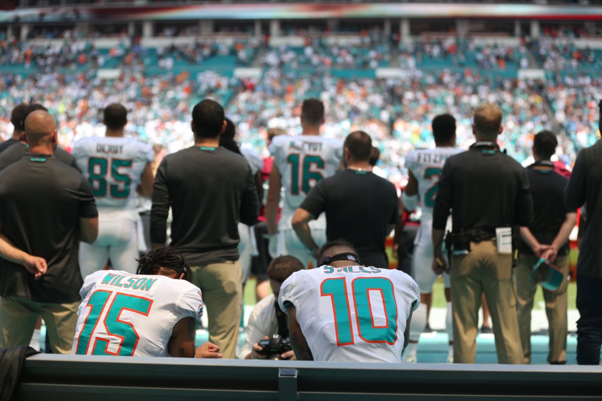 Tennessee Titans v Miami Dolphins