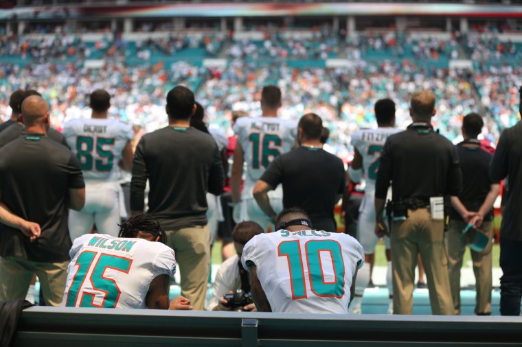 Tennessee Titans v Miami Dolphins