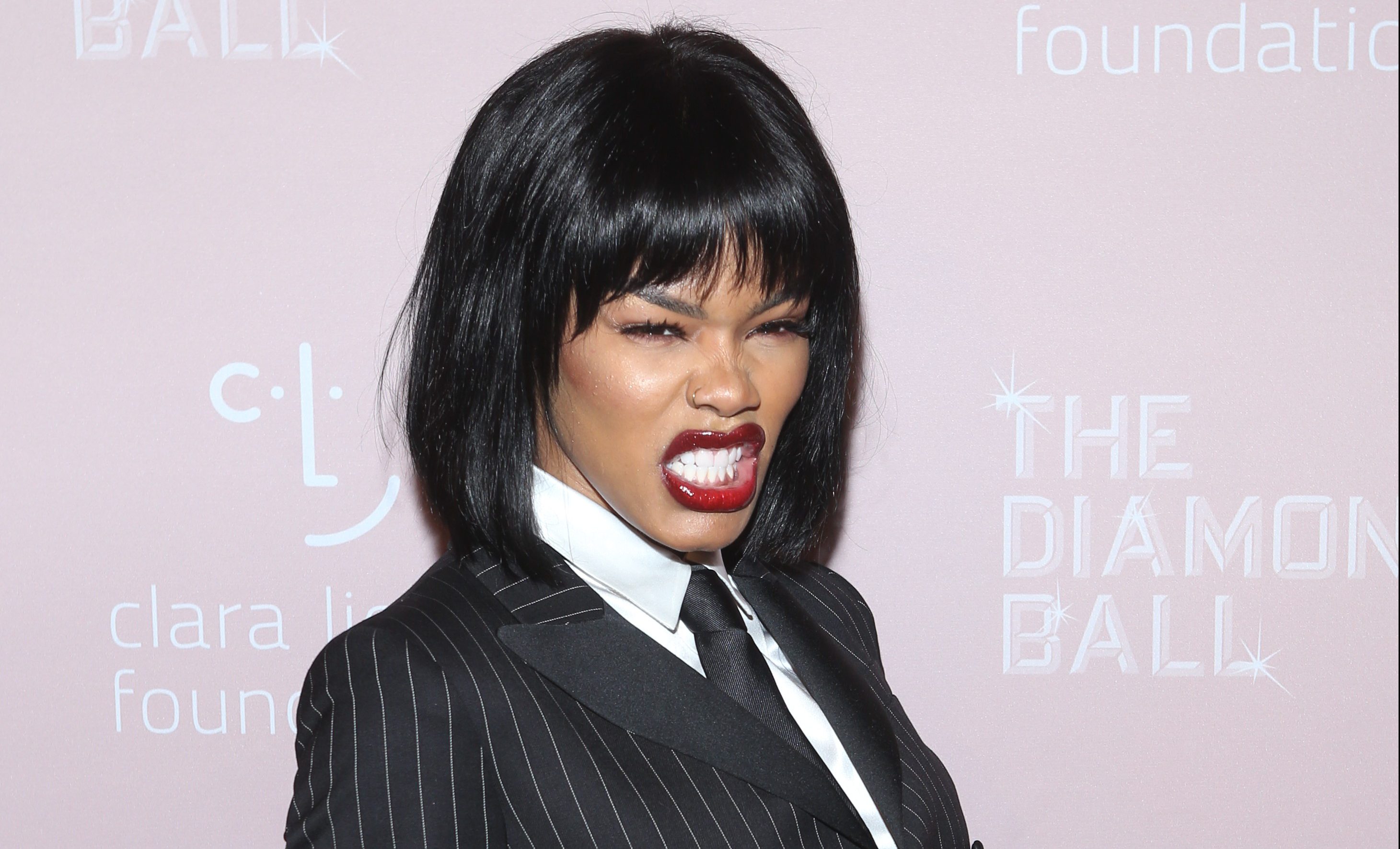 Clara Lionel Foundations Diamond Ball