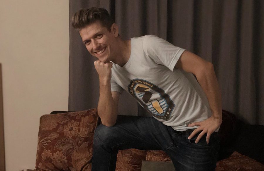 Pieter Hanson #HimToo Viral Pic