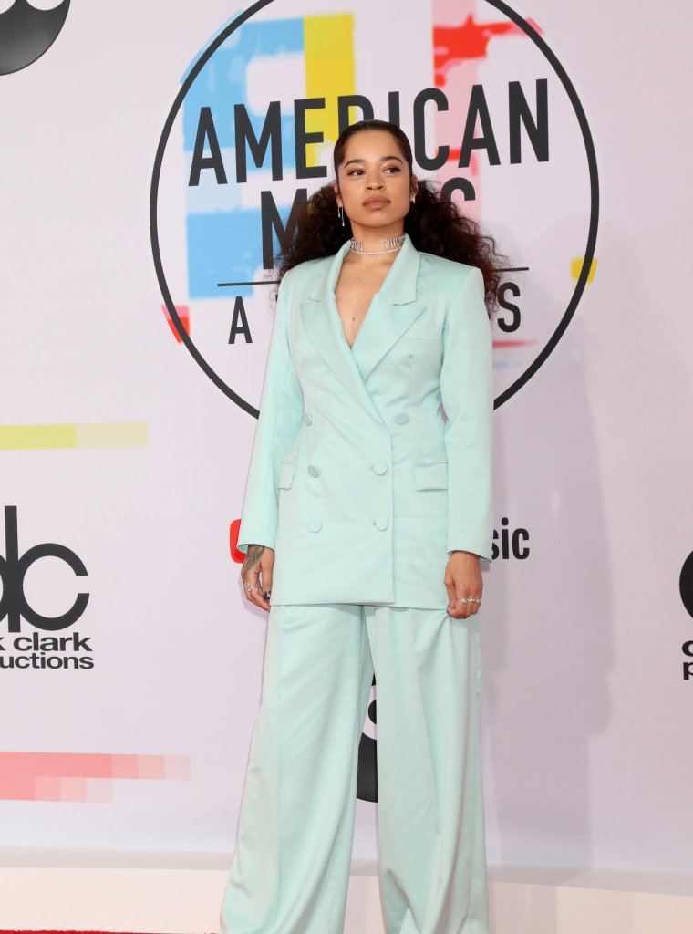 Ella Mai - 2018 American Music Awards Arrivals at Microsoft Theater