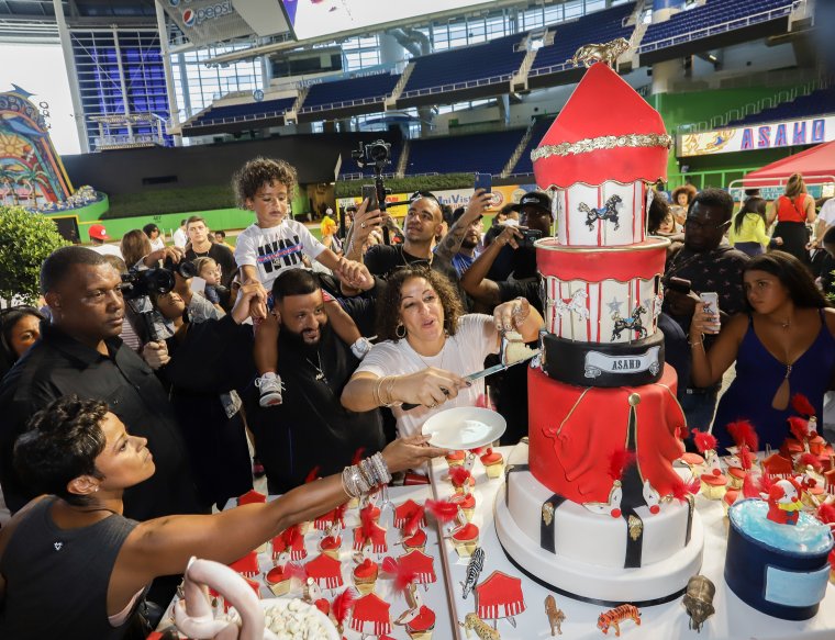 Look at that cake, though.