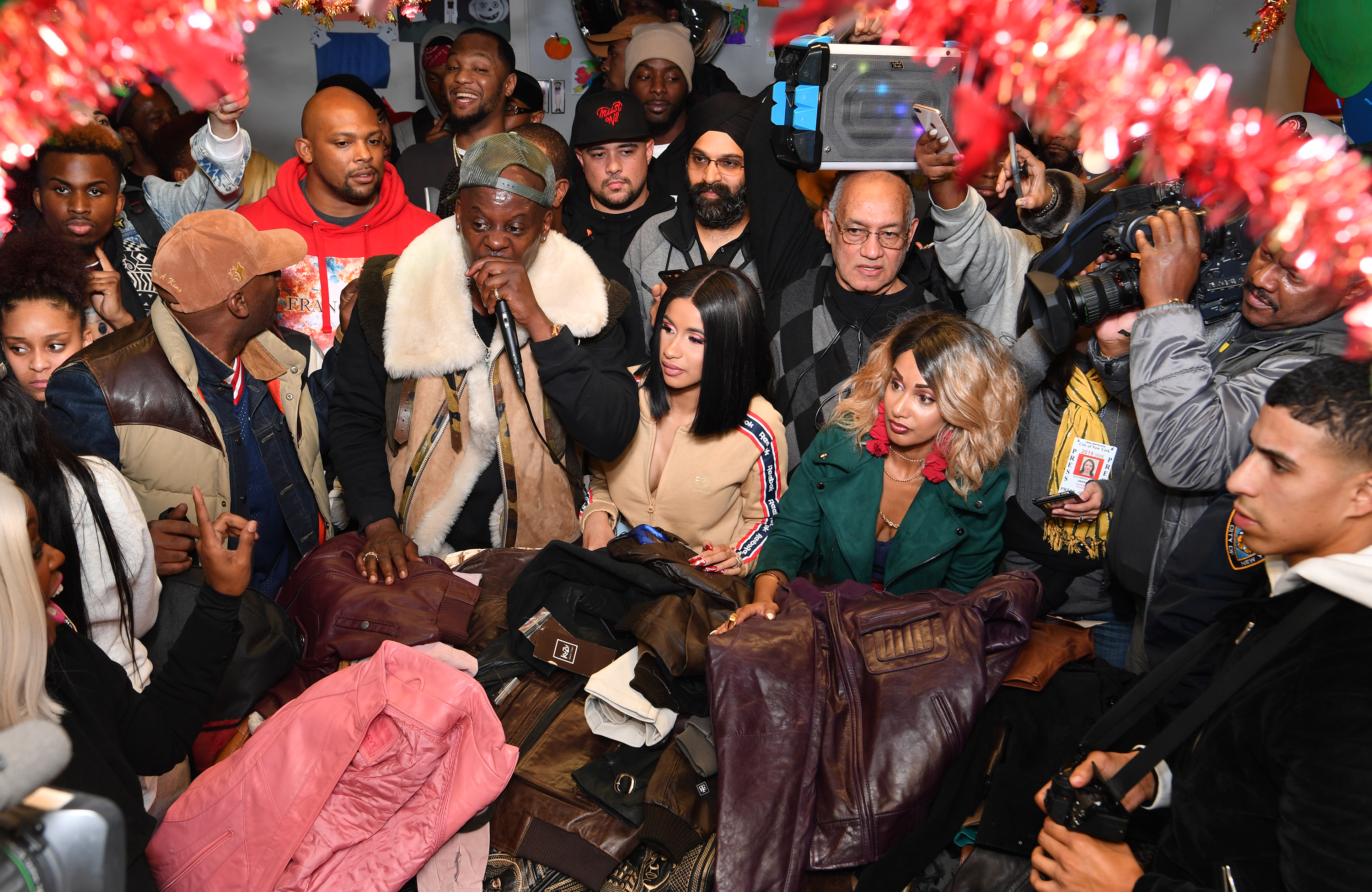 Cardi B hands out coast in Brooklyn October 2018 - Marlboro Houses