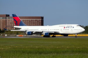 Delta Air Lines Boeing 747-400 ready to depart from Tokyo...