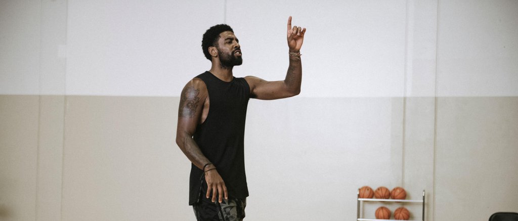 Lengtegraad Verenigen schending Kyrie Irving's New Nike KYRIE 5 Revealed [Photos]