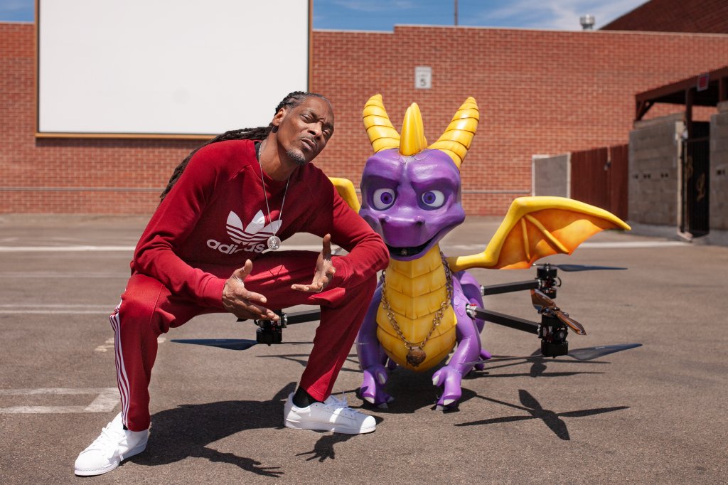 Snoop Dogg Gets First Copy of Spyro Reignited Trilogy