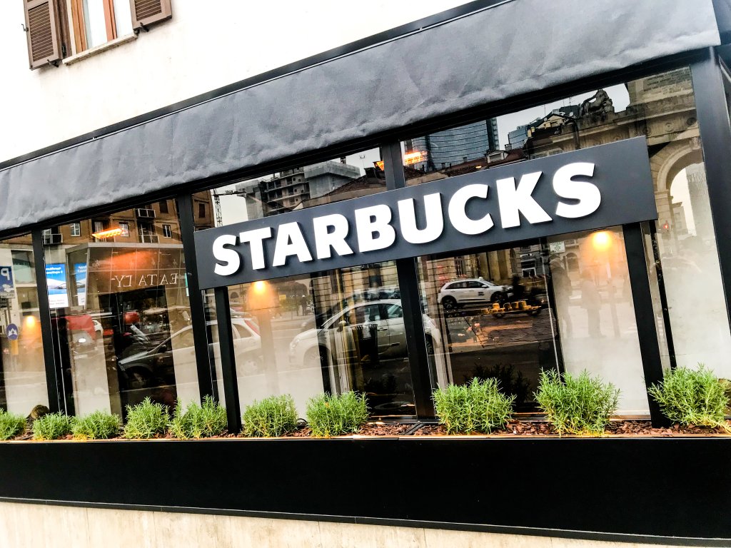 The First Original Starbucks Coffee Open In Milan