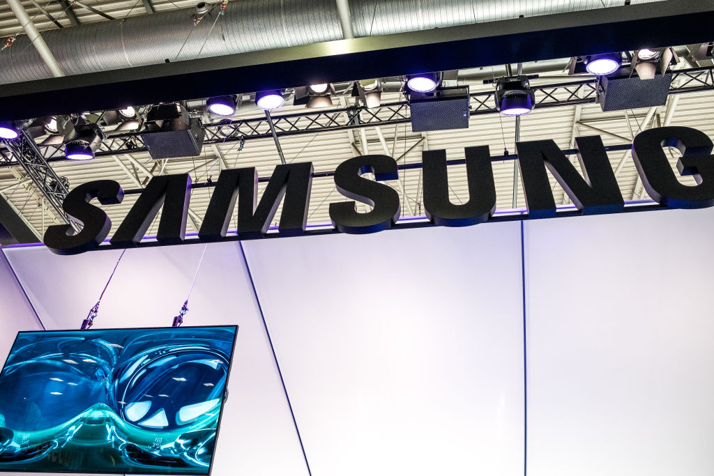 Samsung to reveal foldable phone and Galaxy S10 In February