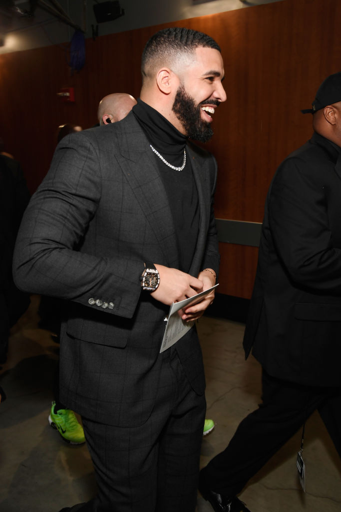 Drake kept it clean in all black.
