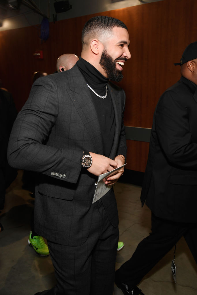 Drake kept it clean in all black.