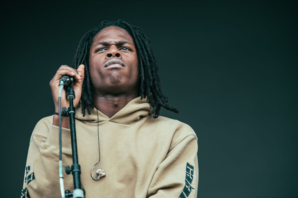 daniel caesar capes yesjulz tells blacks stop daniel caesar capes yesjulz tells blacks stop