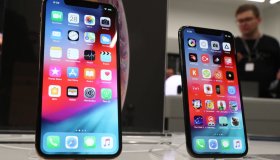 Apple launches new iPhone sales in Russia