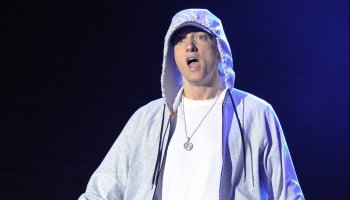 Eminem performs live