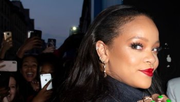 Rihanna Surprises Her Fans At The Opening Of The FENTY Pop Up Store