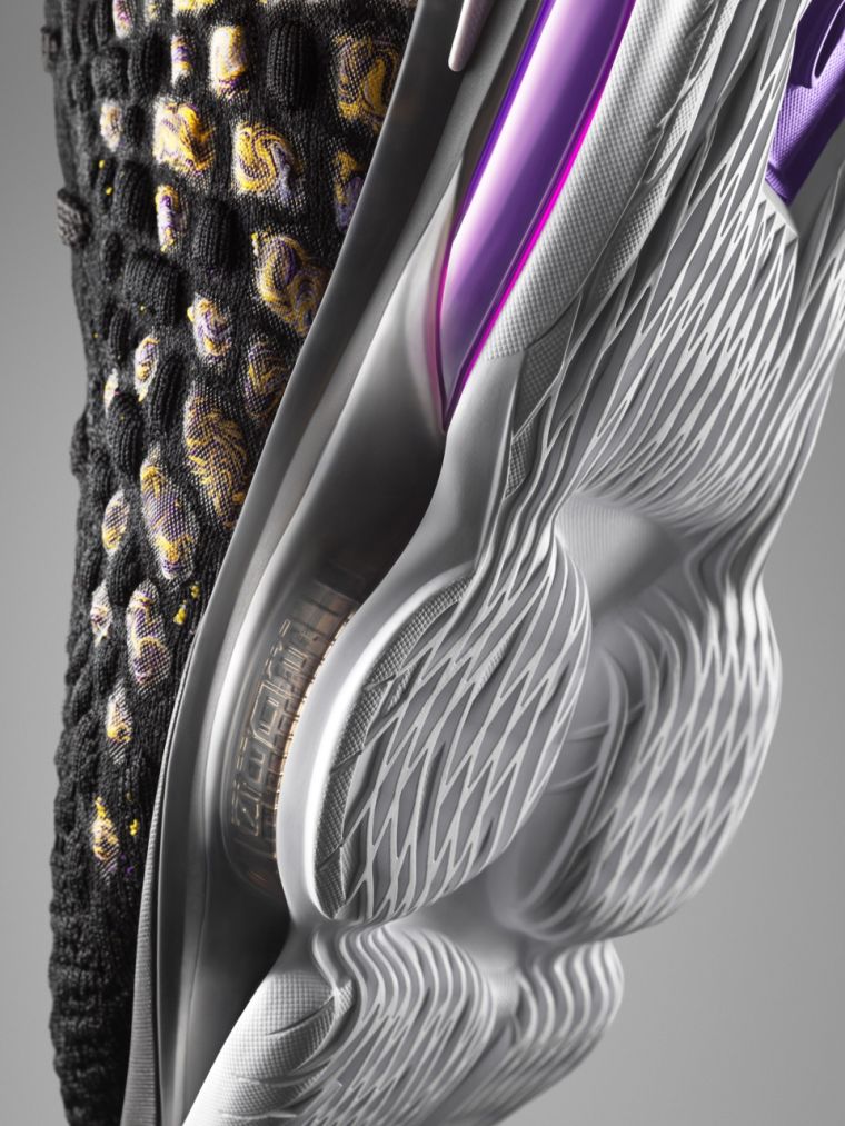 LeBron James - Nike LEBRON XVII