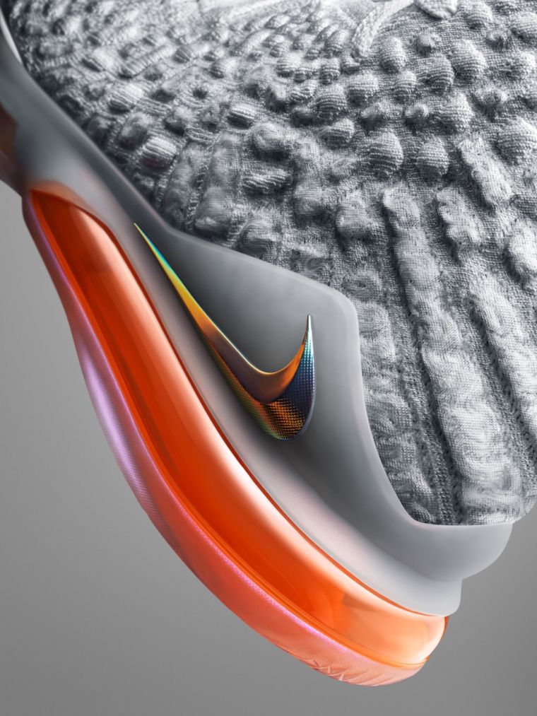LeBron James - Nike LEBRON XVII