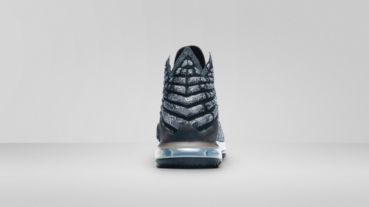 LeBron James - Nike LEBRON XVII