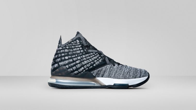 LeBron James - Nike LEBRON XVII