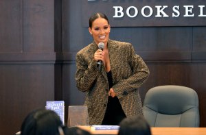 Evelyn Lozada Celebrates Her New Book "The Perfect Date"