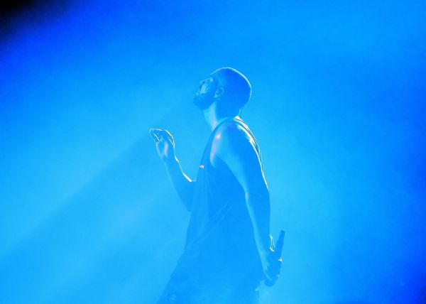 Drake performing at O2 Arena in London