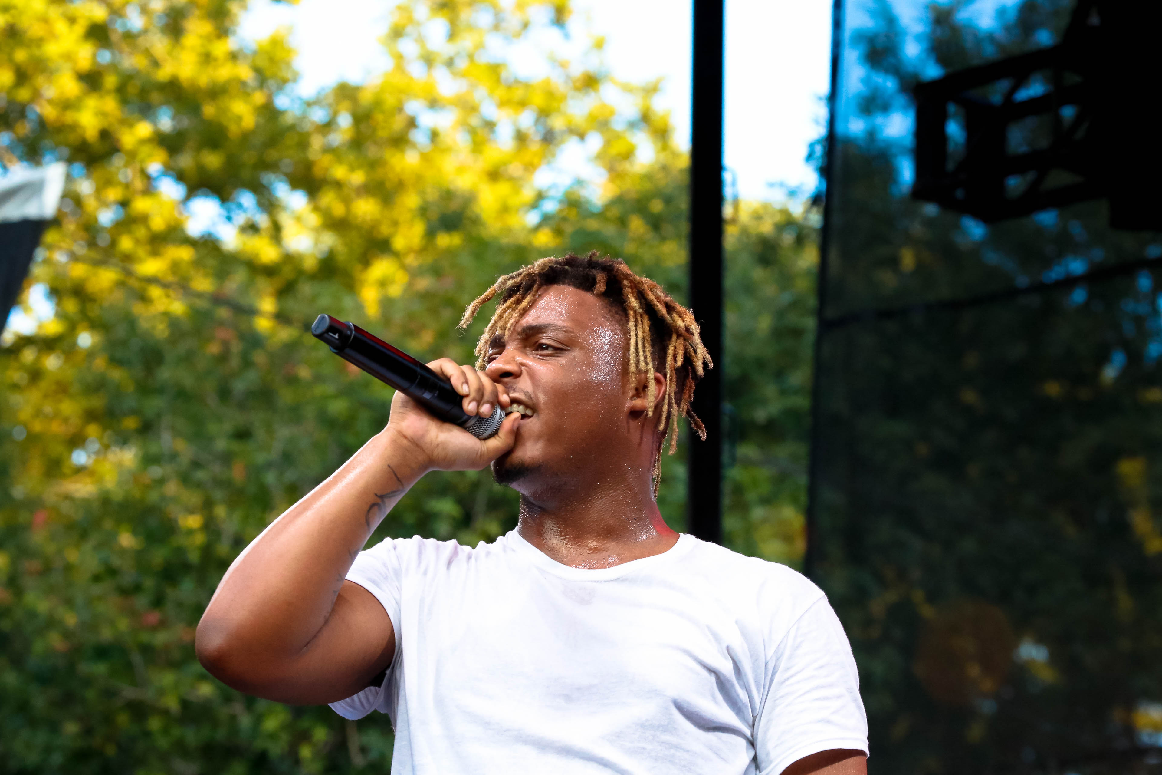 Watch Juice WRLD Rap For Nearly 10Minutes In Unreleased Freestlye The Latest HipHop News