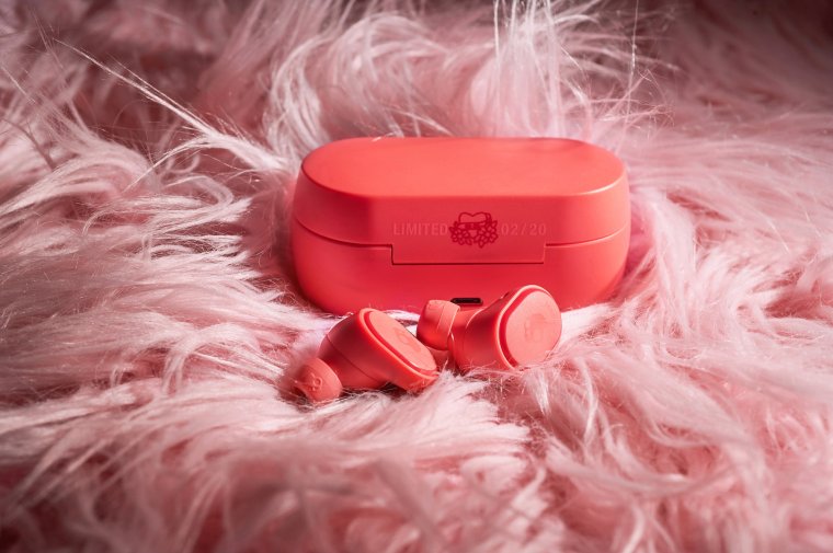 Skullcandy Valentine’s Day Release (2/5): Limited Edition February Coral Capsule with Ari Lennox