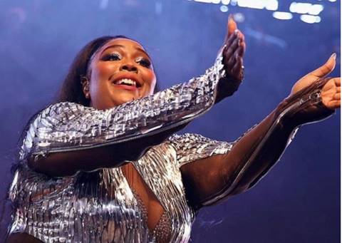 Best Female R&B/pop Artist: Lizzo