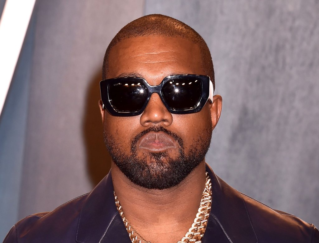 Kanye West at the 2020 Vanity Fair Oscar Party at Wallis Annenberg Center for the Performing Arts