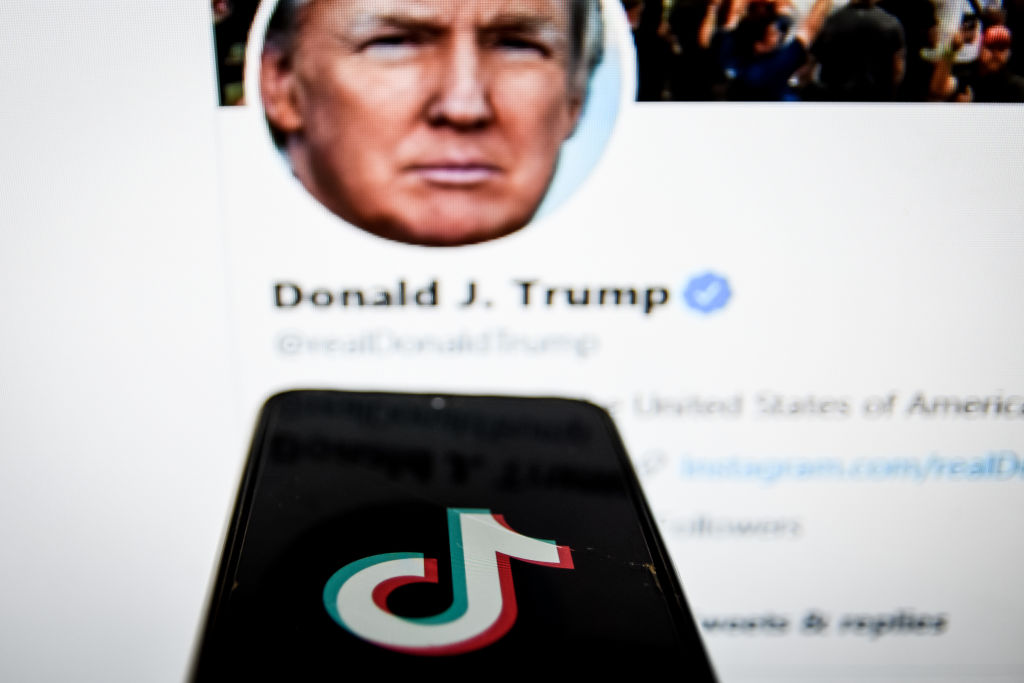 Donald Trump Issues Executive Order Bannding TikTok & WeChat In 45 Days