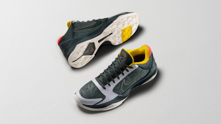 Kobe V Protro Girls EYBL