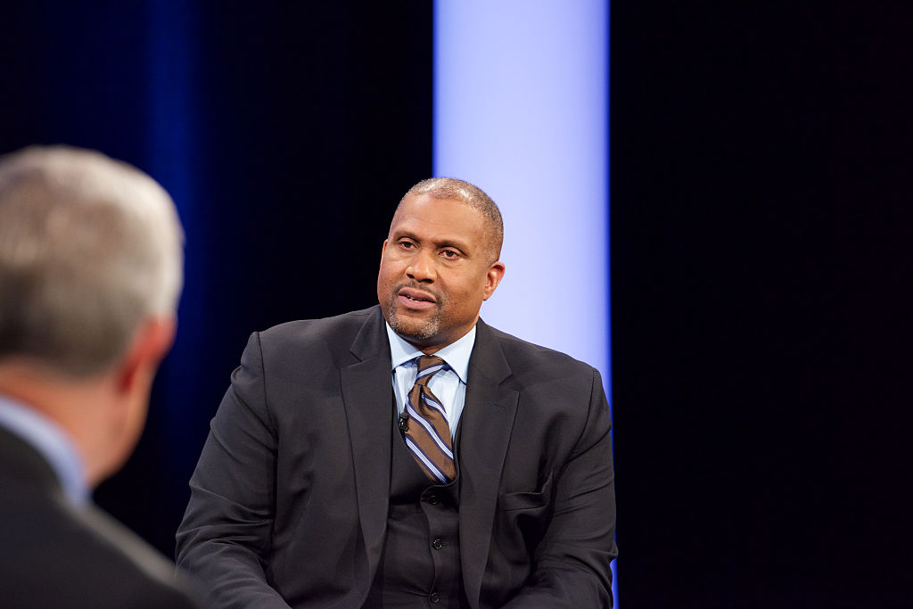 Tavis Smiley Ordered To Pay Back PBS $2.6 Million For Being A Creep