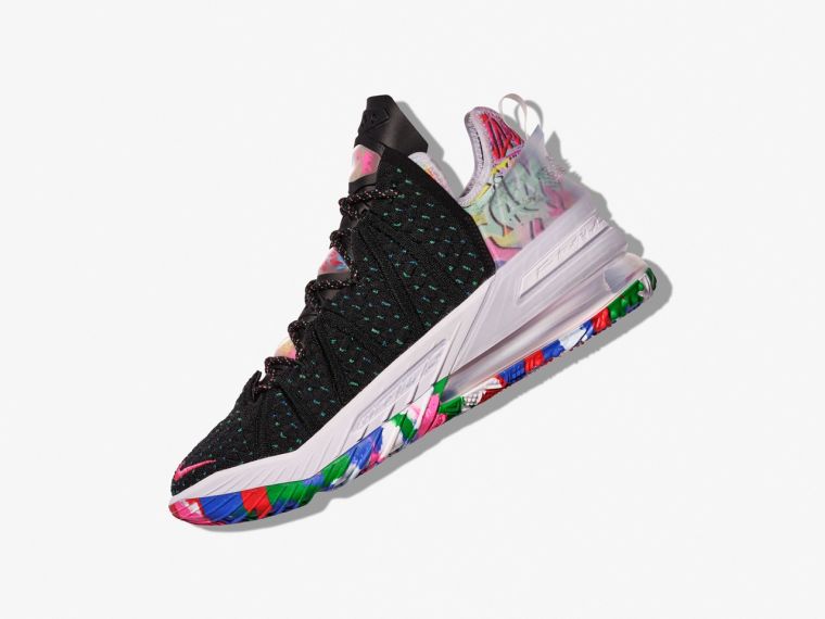 Nike LeBron 18