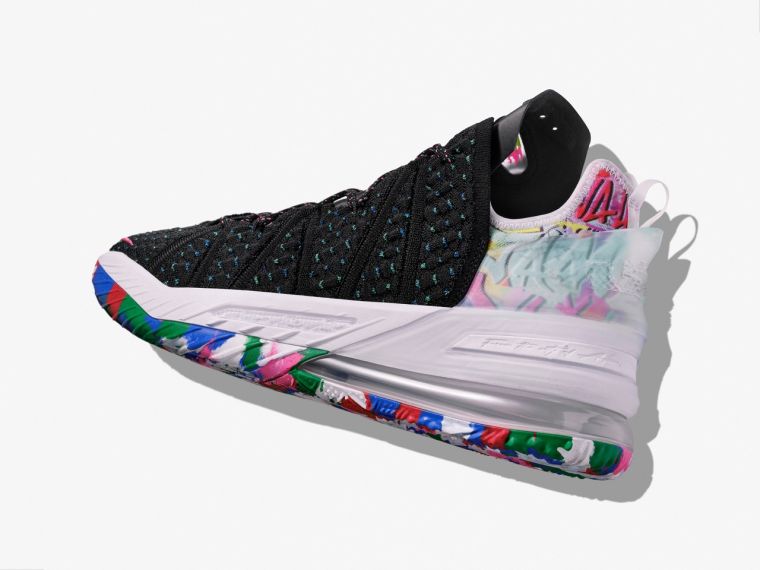Nike LeBron 18