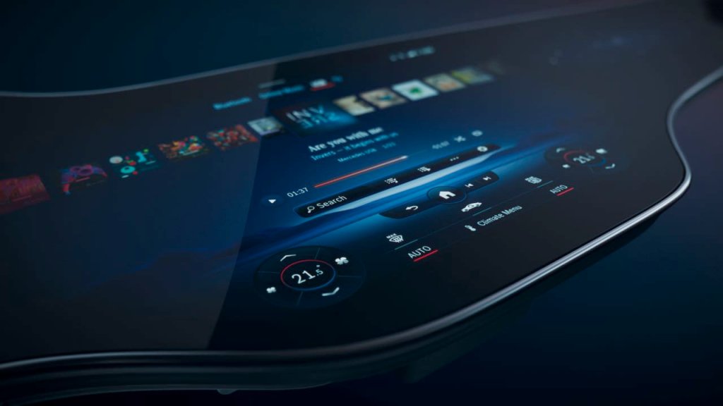 Mercedes-Benz Hyperscreen Display