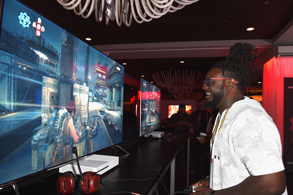 Watch T-Pain Handle A Whole Squad of Racists In 'Call of Duty' By Himself