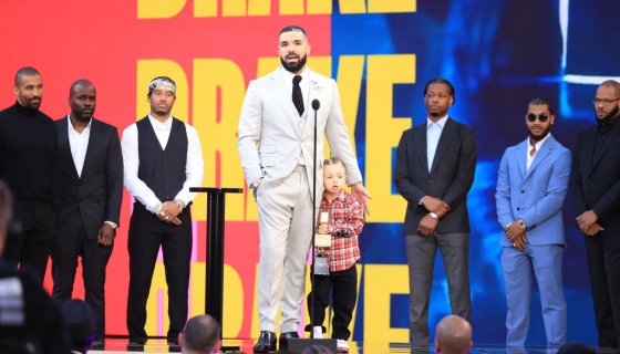 Drake Accepts 2021 BBMAs Artist Of The Decade Award With Son