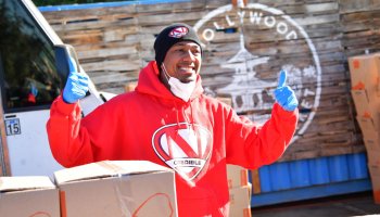 HollyGold And Yamashiro Hollywood Donate 2,000 Meals To The Community With The Help Of Nick Cannon And Ellen K.