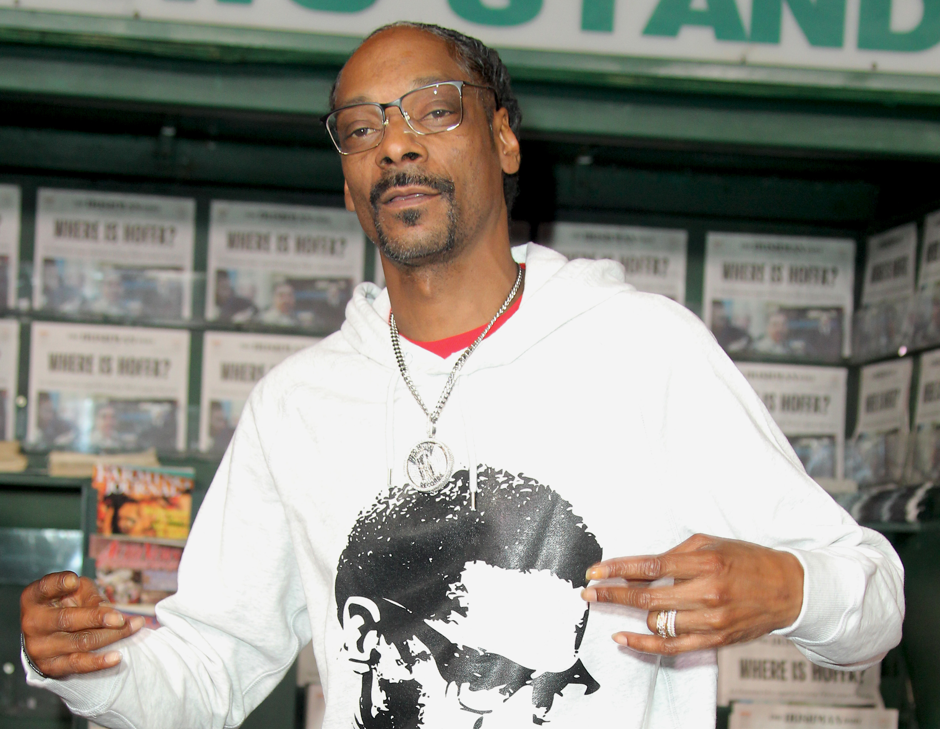 Snoop Dogg ft. Kokane “Talk Dat Sh*t To Me,” 21 Savage & Metro Boomin “Brand New Draco” & More | Daily Visuals 7.15.21