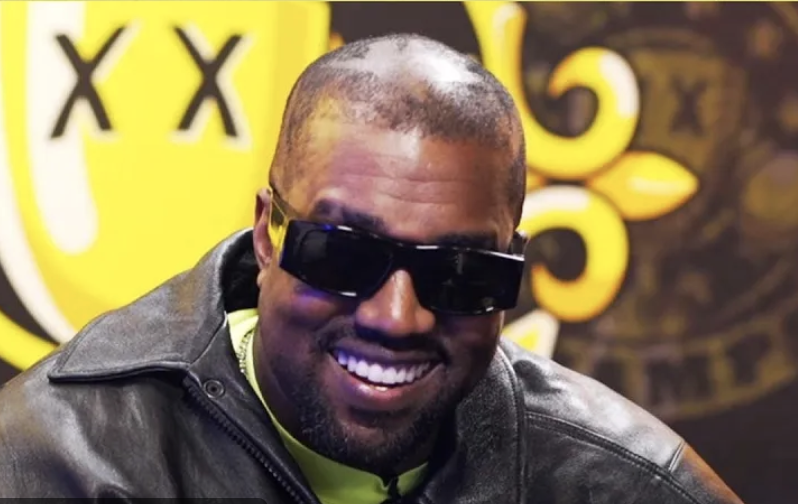 Kanye West Awkwardly Announces A New Album On The Way