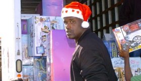 Shaquille O'Neal Returns to Los Angeles as "Shaq-A-Claus"