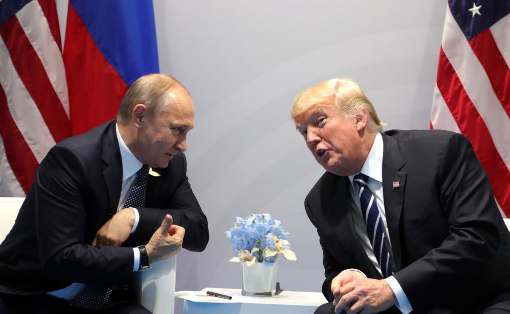 Photograph of Vladimir Putin and President Donald Trump